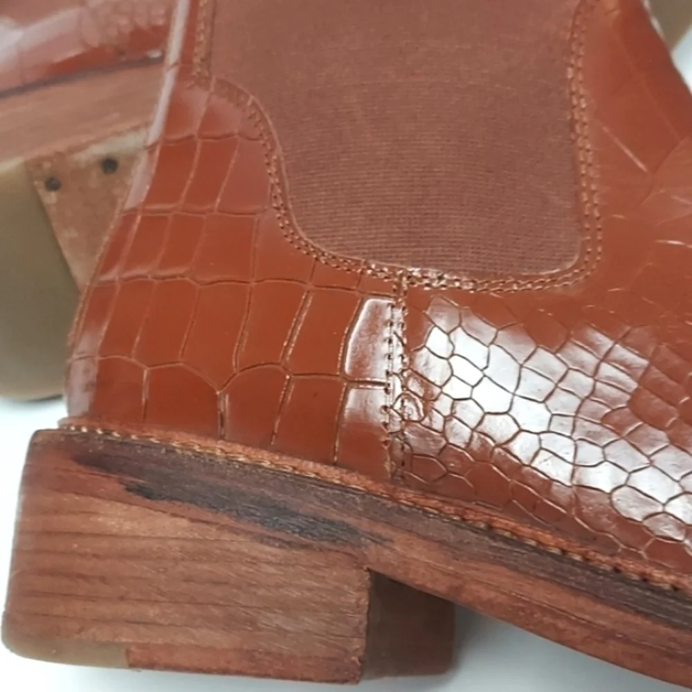 Free People Arlo Santa Fe Chelsea Boots Embossed Croc Ankle Boots Brown Size 40